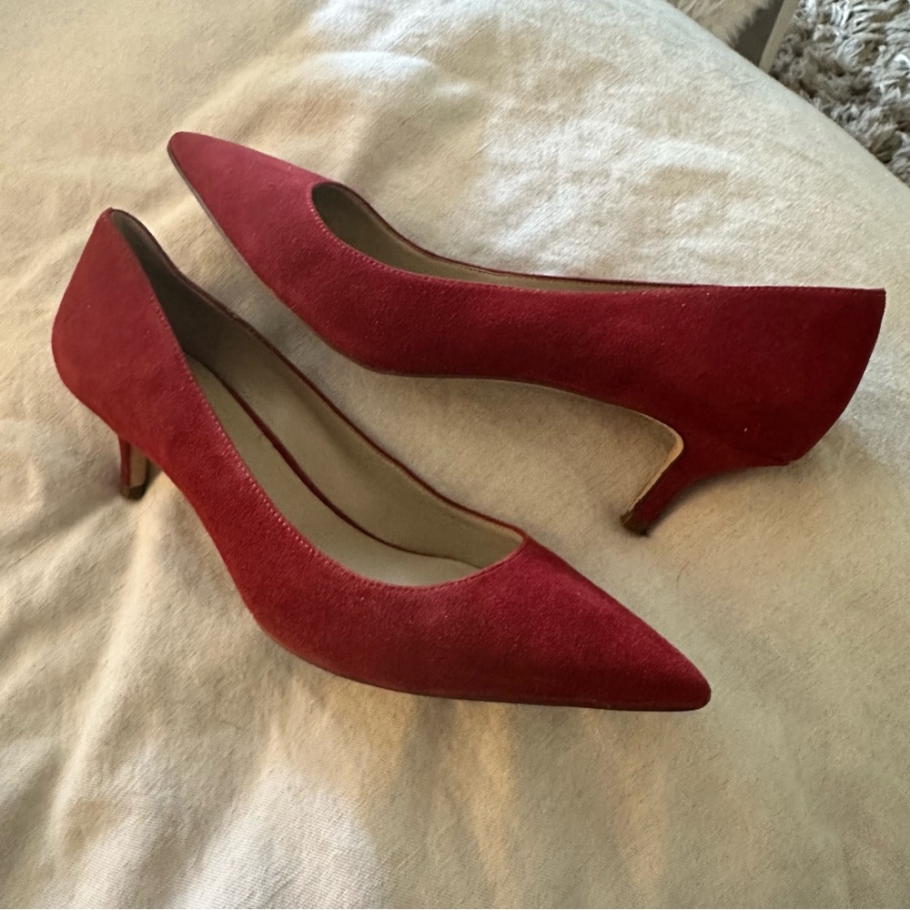 Ann Taylor Dark Red Suede Kitten Heel Pumps Womens 7 Holiday Fun!